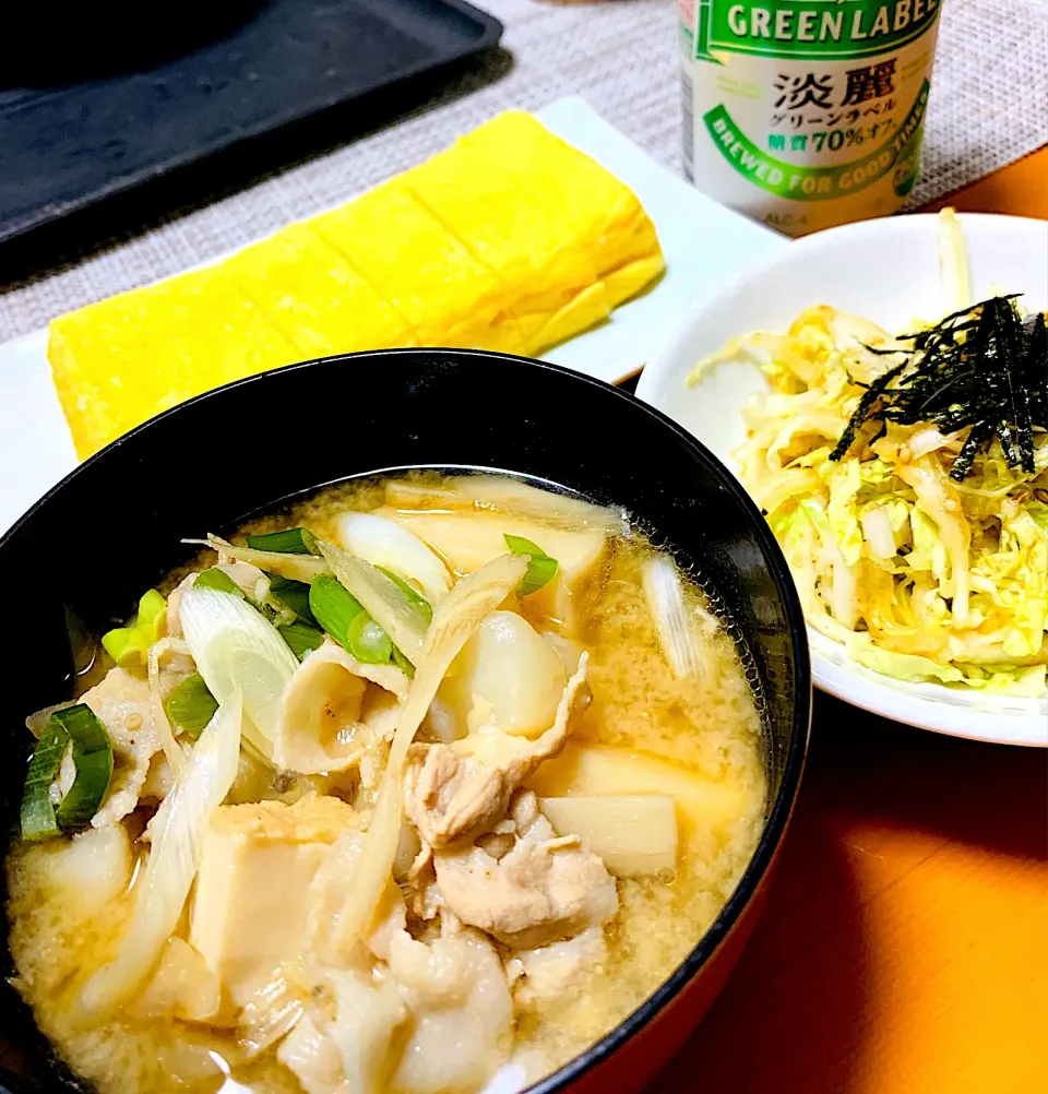 山形庄内風芋煮とだし巻き玉子、白菜サラダ🥬|ちはるさん