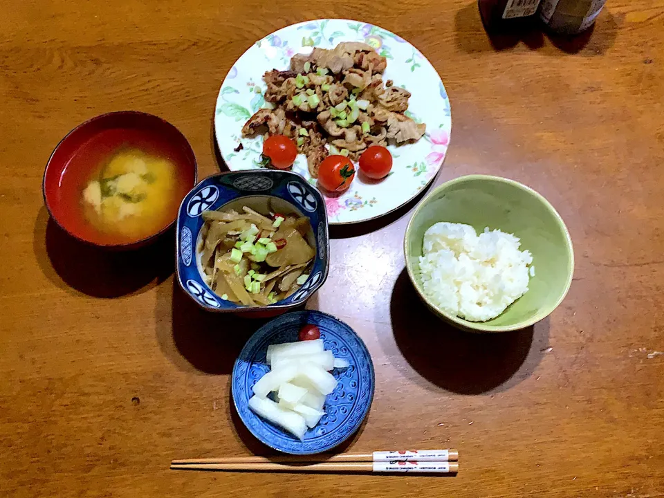 🐽肉のポン酢焼き、大根とゴボウの煮物😊|大塚麻美さん