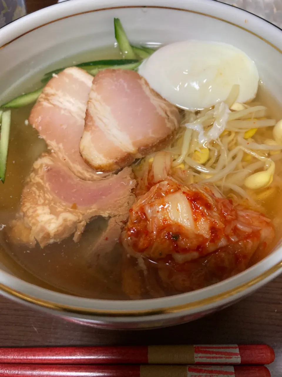 10月2日晩ご飯。寒くなる前に冷麺。温玉バッチリ👍|あやさん