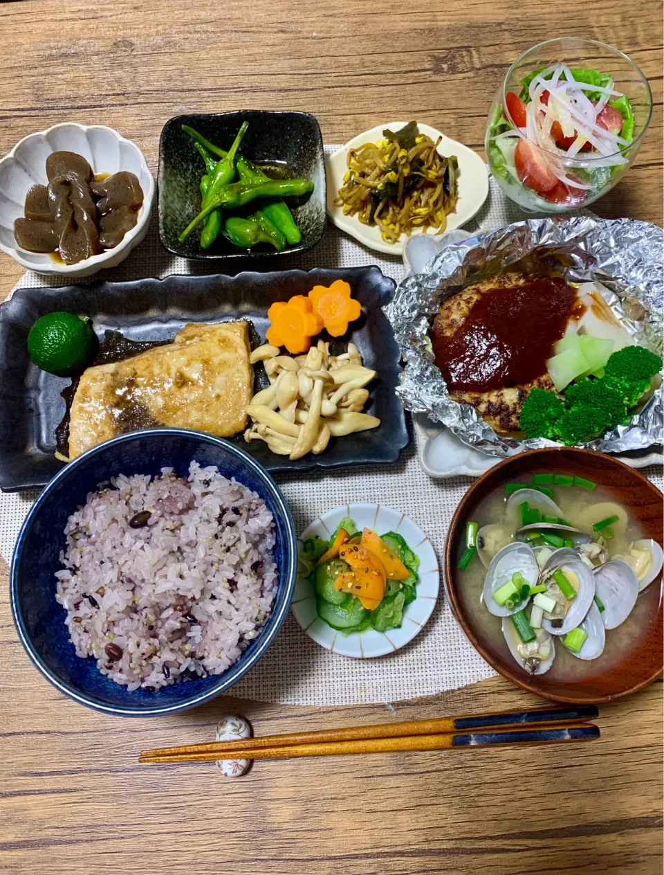 包み焼きハンバーグ献立🍁|まるまるレモンさん