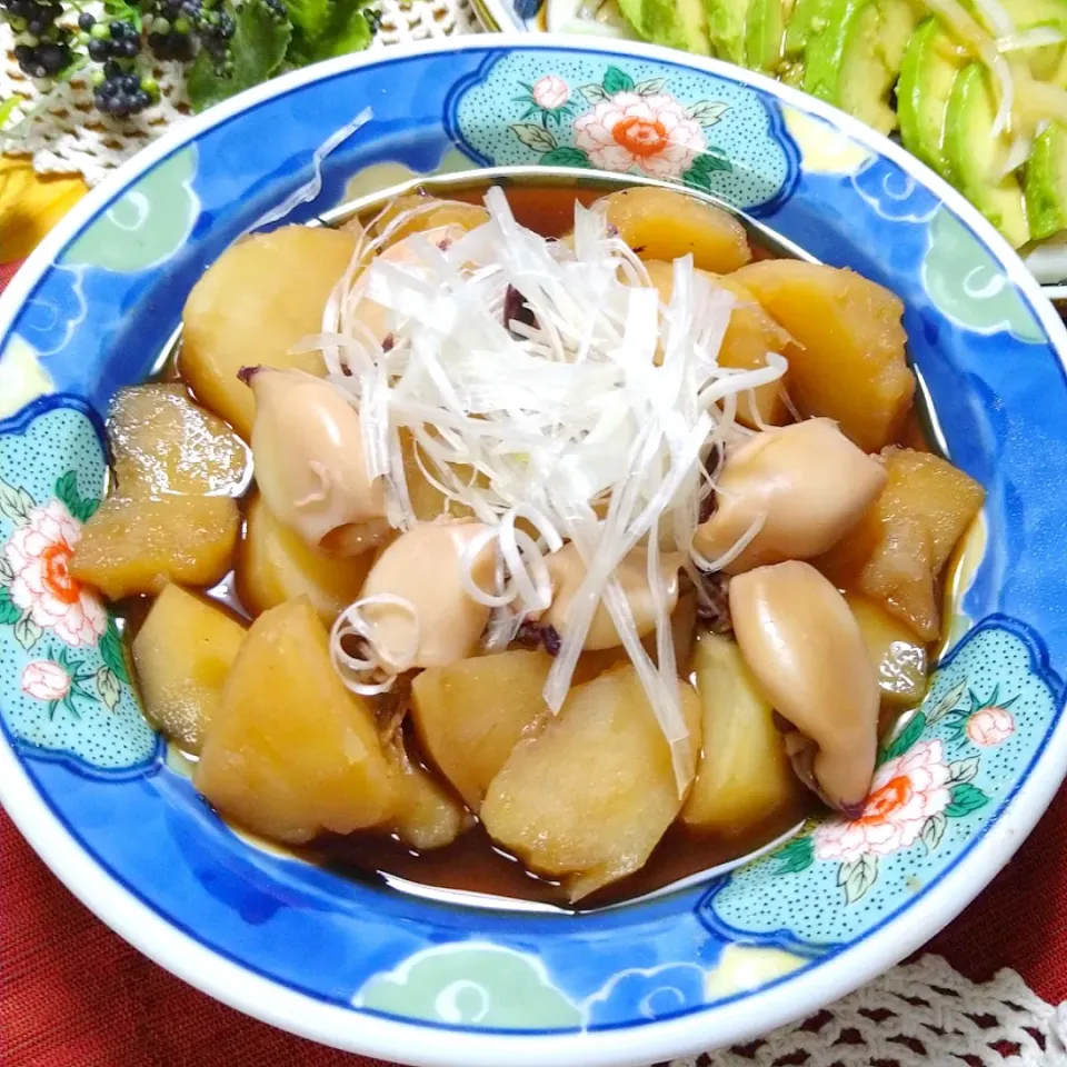 イカとじゃがいもの煮物♬|とまと🍅さん