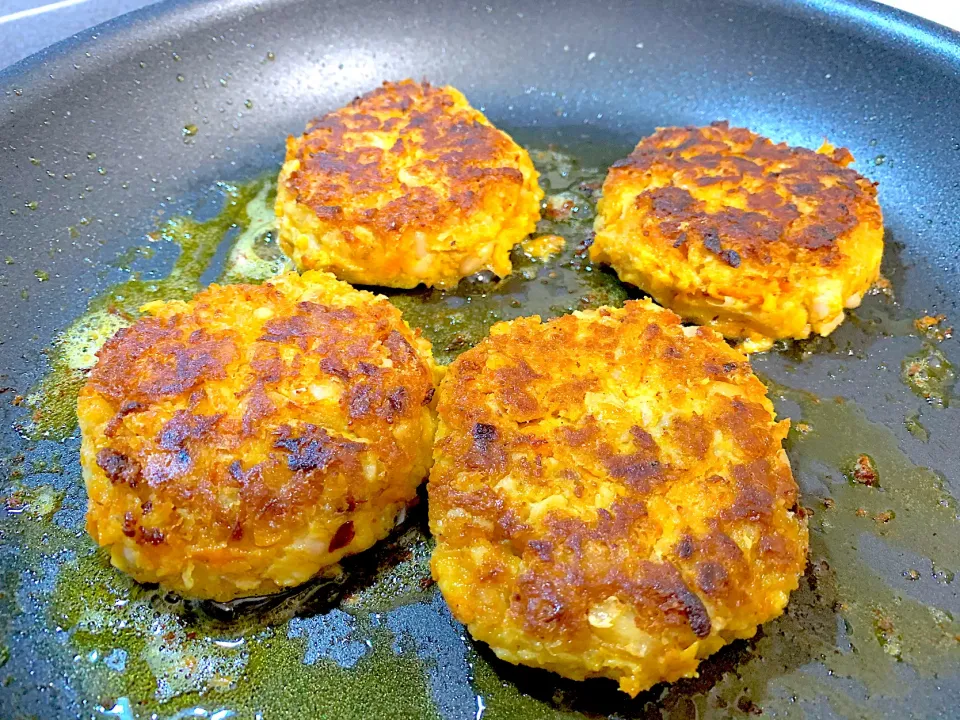 CarroT anD WhiTe BeaNs BurGer..|GeMzKiTchさん