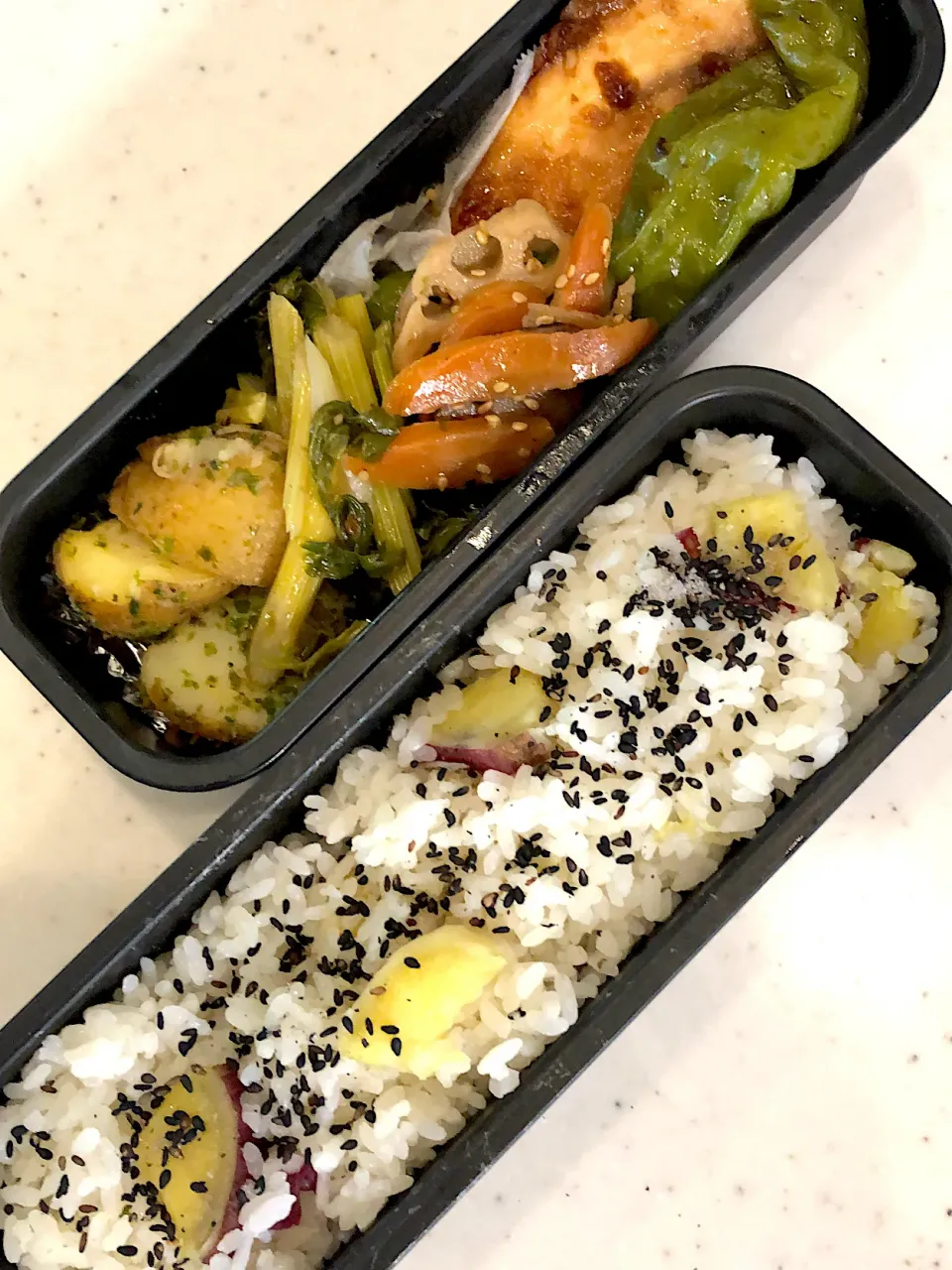 Snapdishの料理写真:さつまいもご飯弁当|あんママさん