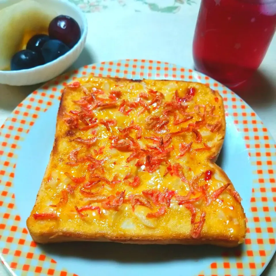 家事ヤロウ飯🍞タイ風エビトースト|うたかた。さん