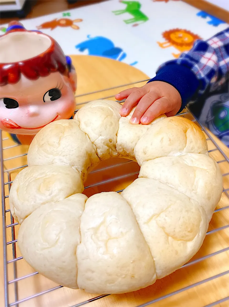 １歳児の指もめり込む♡ふわんふわんな甘酒ちぎり白パン。|ぽき。さん