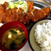 Snapdishの料理写真:ジャンボチキンカツ定食|チョコらんさん