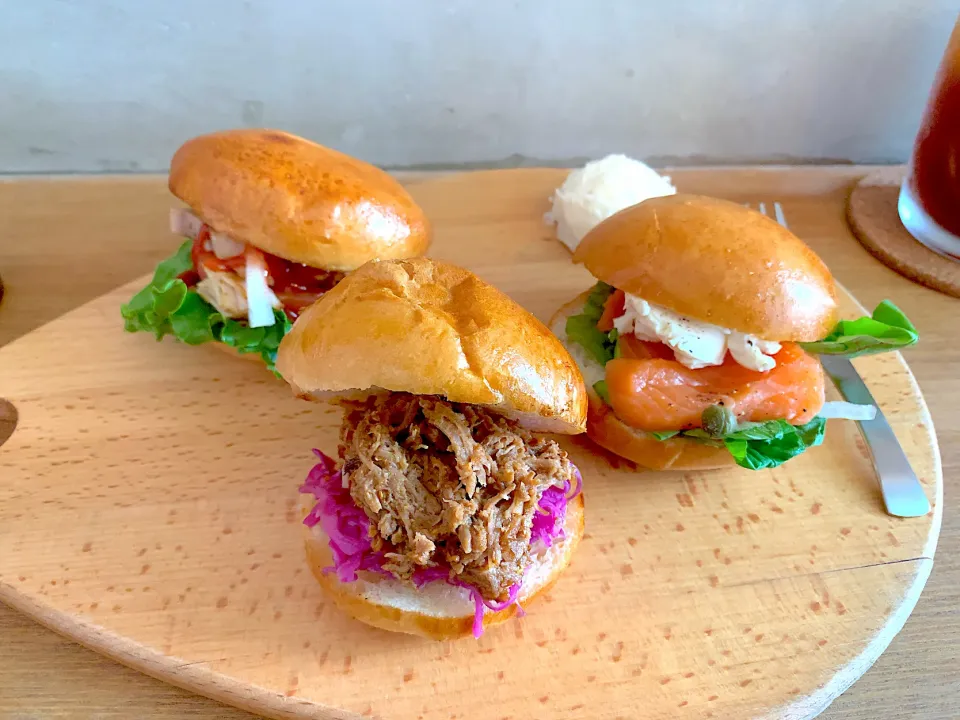 Slider Set(Pulled Pork, Jerk Chicken and Salmon Cream Cheese)|chan mitsuさん