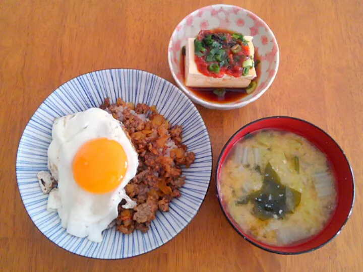 ９月３０日　和風ミンチライス　梅冷奴　白菜とわかめのお味噌汁|いもこ。さん