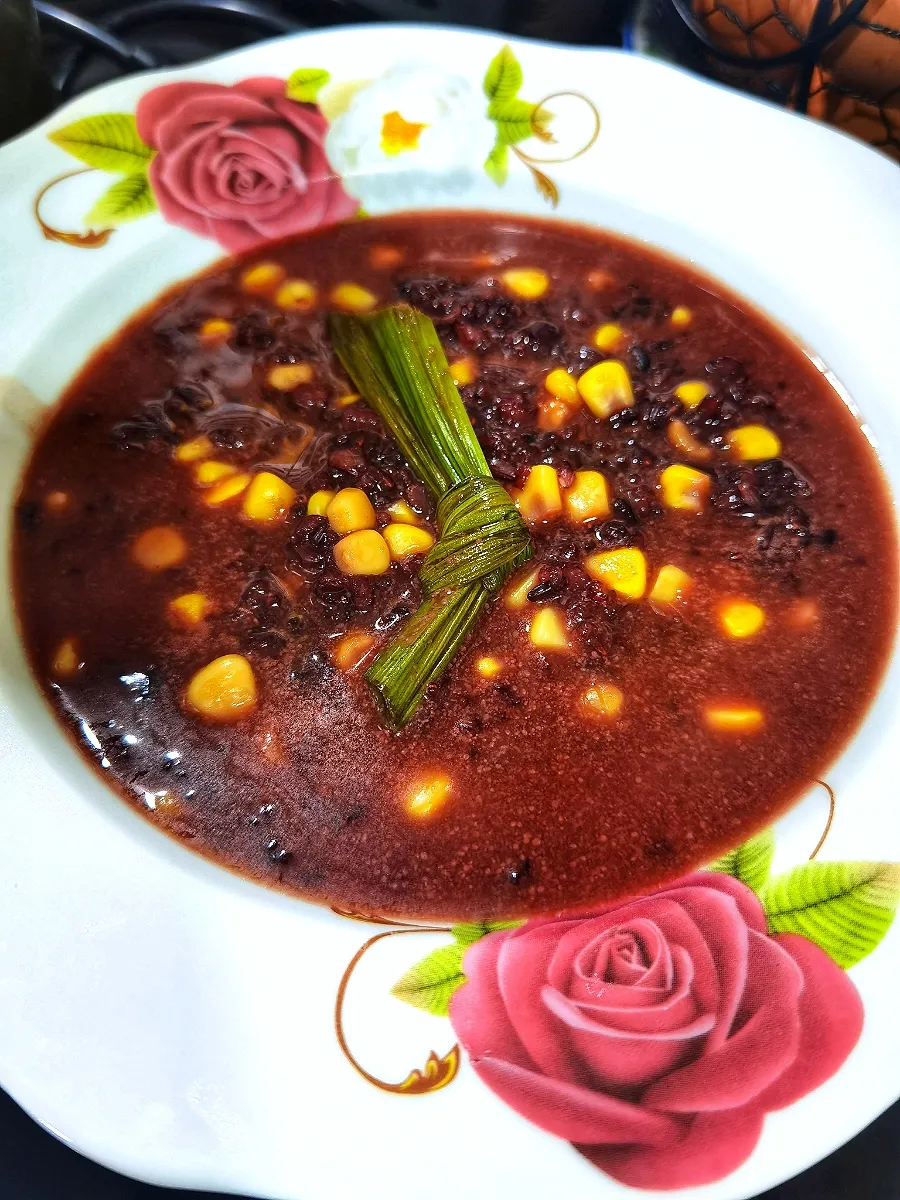 Bubur pulut hitam campur jagung manis|azirasamsuddin771008055774さん