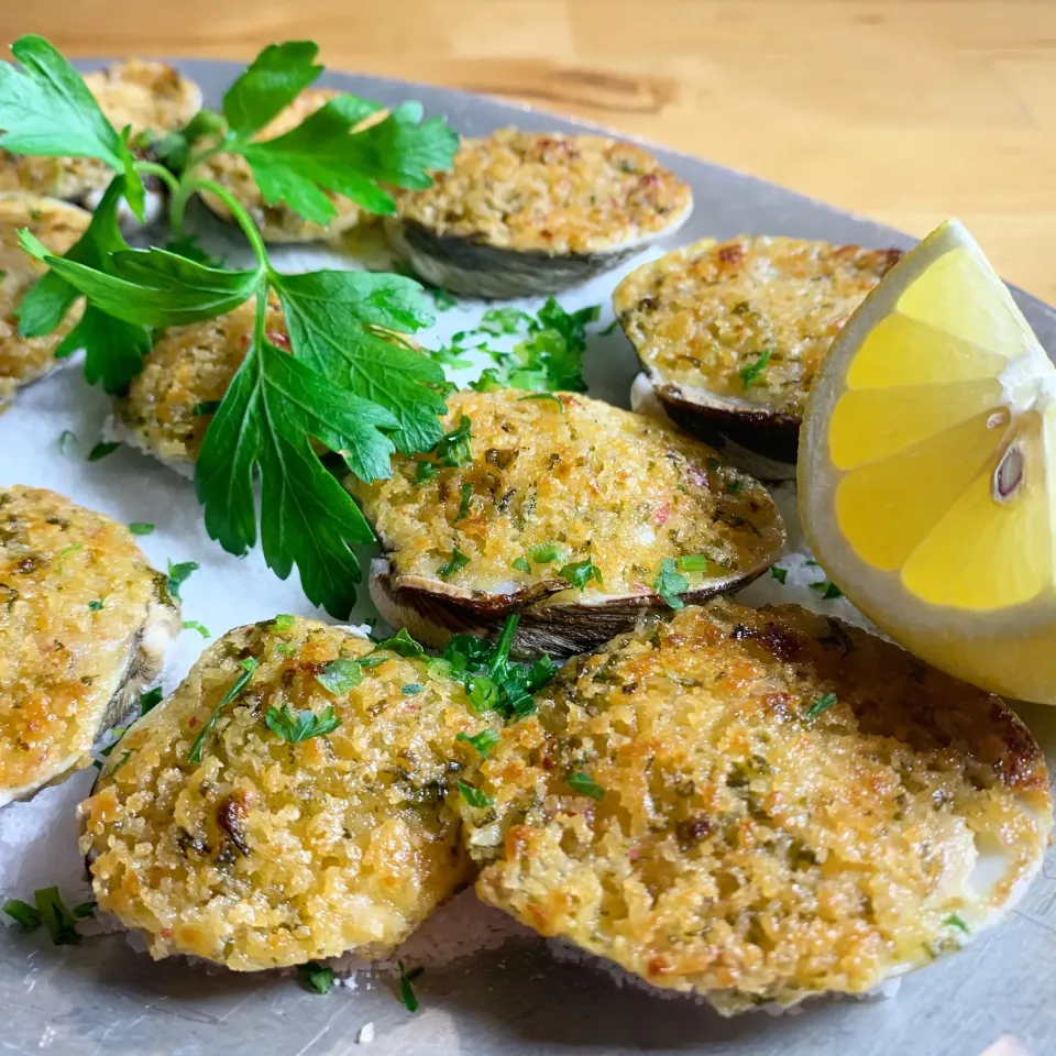 Baked Clams (ハマグリの香草バターパン粉焼き)|Masa, The Cooking Husbandさん