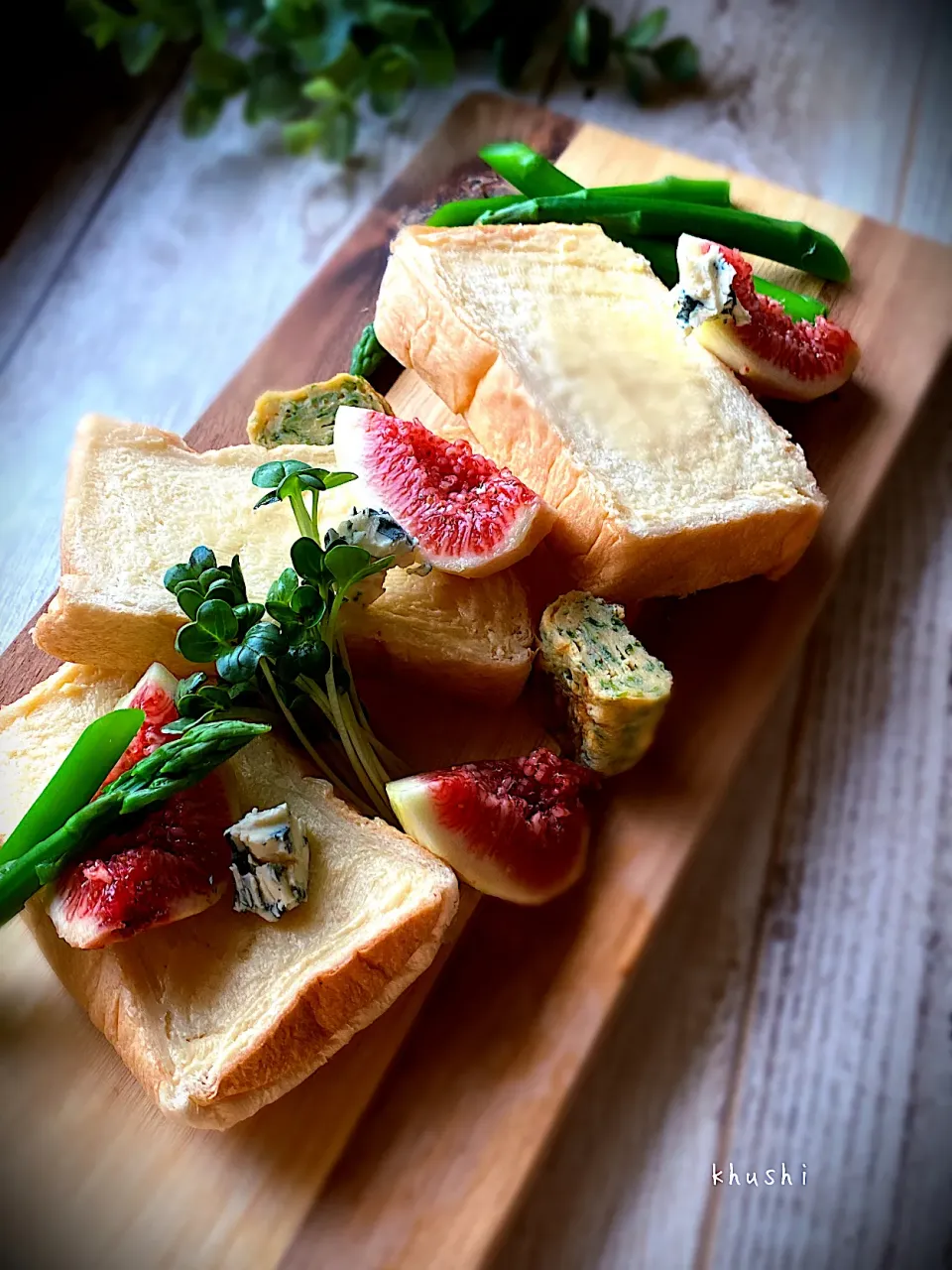 いちぢくとミルク🐄クリームブレッド🍞〜ほんの少しダナブルークラシック🧀〜|KOZUEさん