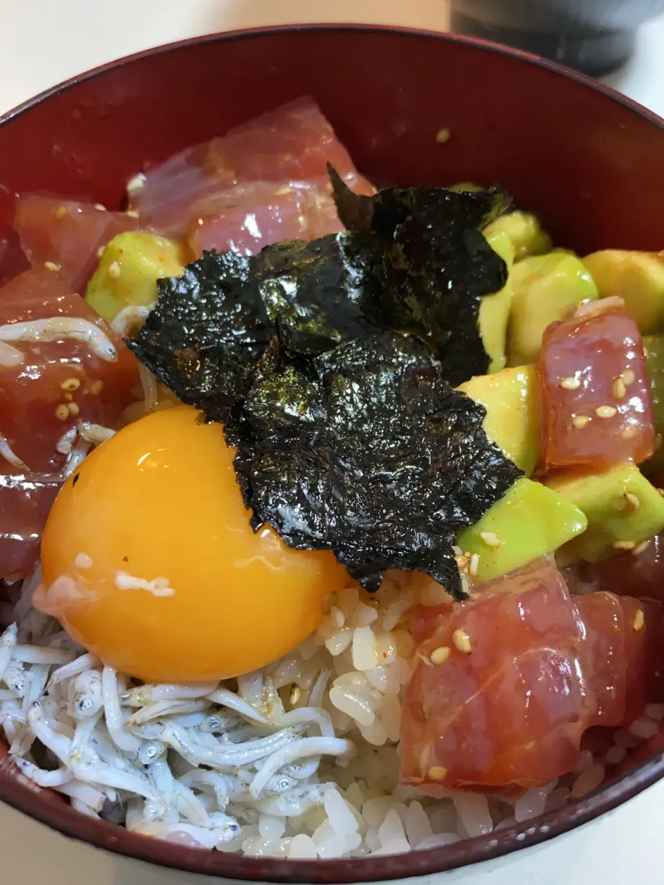 アボガド、まぐろ、しらす丼|ハンバーグうーたんさん