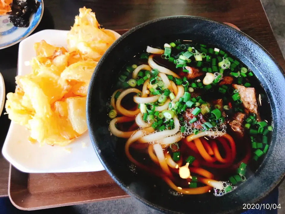 Snapdishの料理写真:肉うどんand玉ねぎ天|コージ💫さん