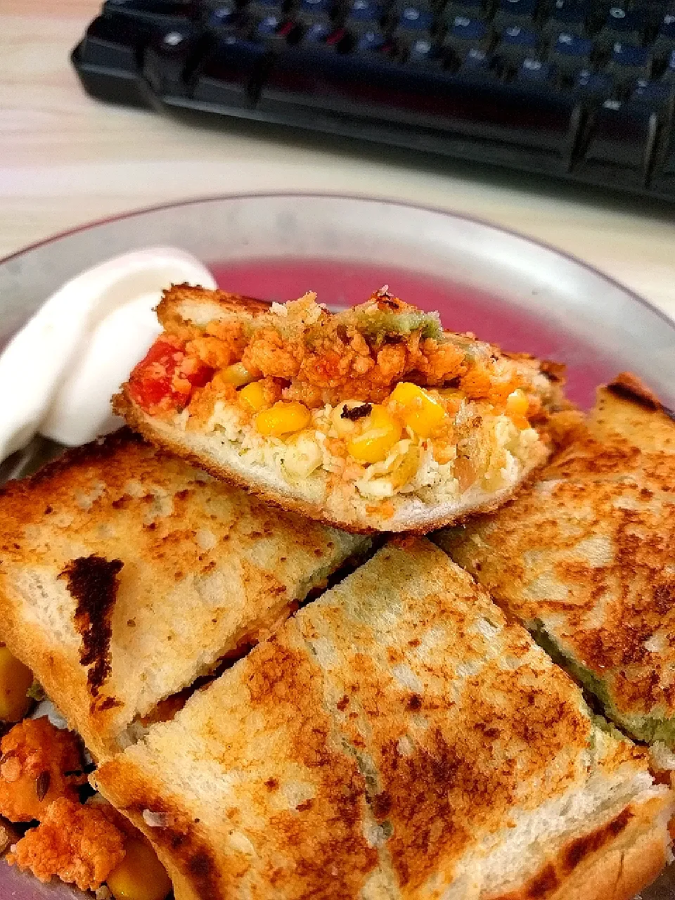 Corn Cheese Sandwich with extra Cheese|Sandwich Boxさん