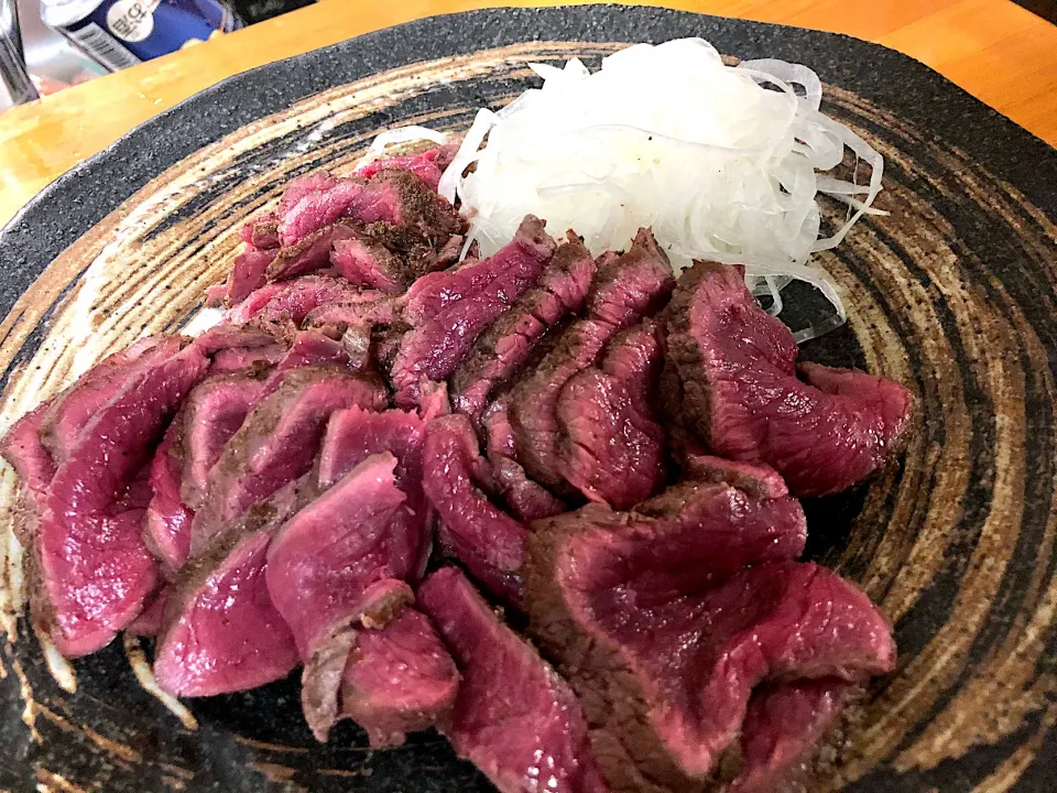 鹿肉の低温ロースト|さんだーさん