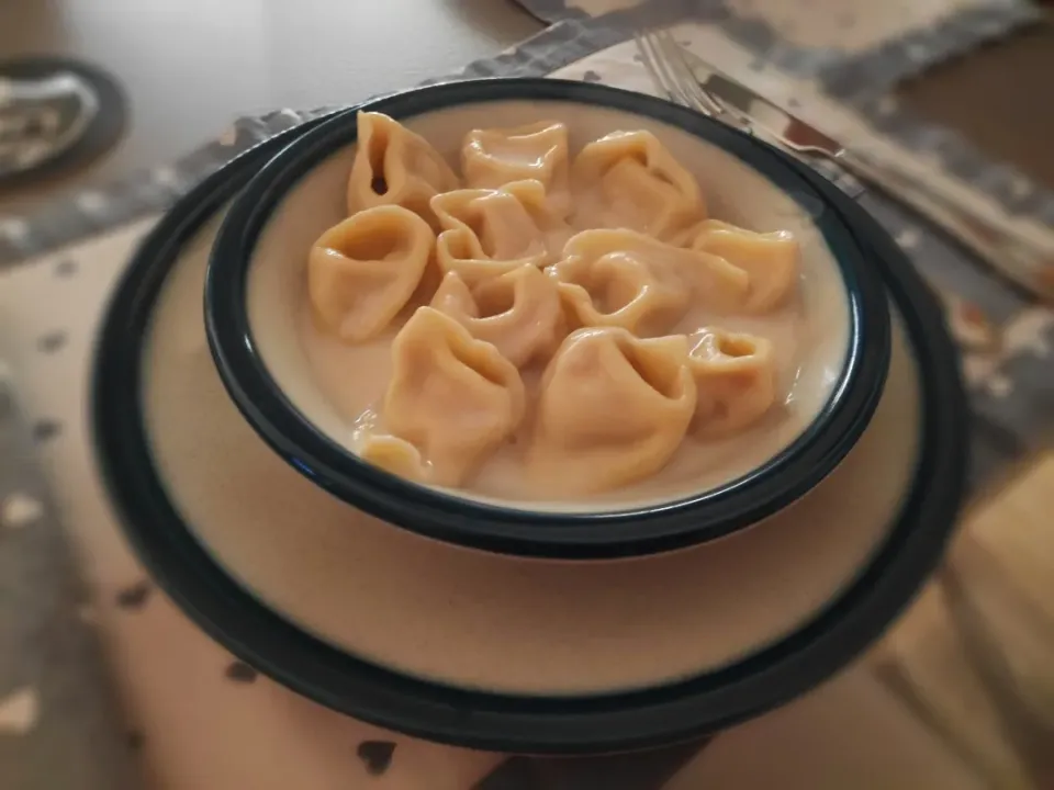 Tortelloni ricotta and ham with parmesan sauce|Ery_05さん