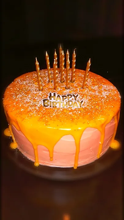 Peach drip birthday cake|K8TCRE8TZさん