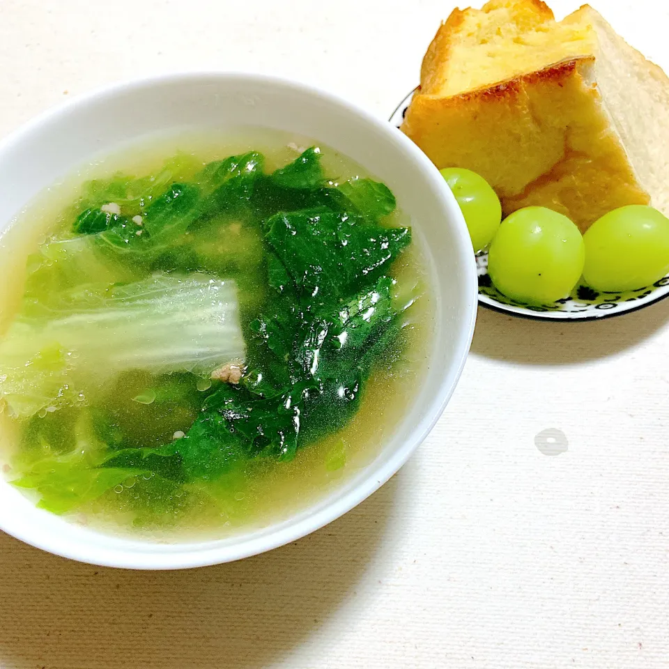 レタス🥬スープ　レタスの外側の葉っぱだけ‼️|rumiさん