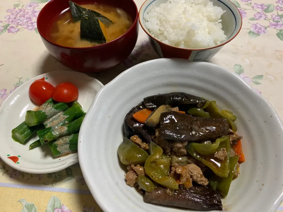 朝ごはん、麻婆茄子、オクラ、南瓜味噌汁|Isimura Hidekiさん