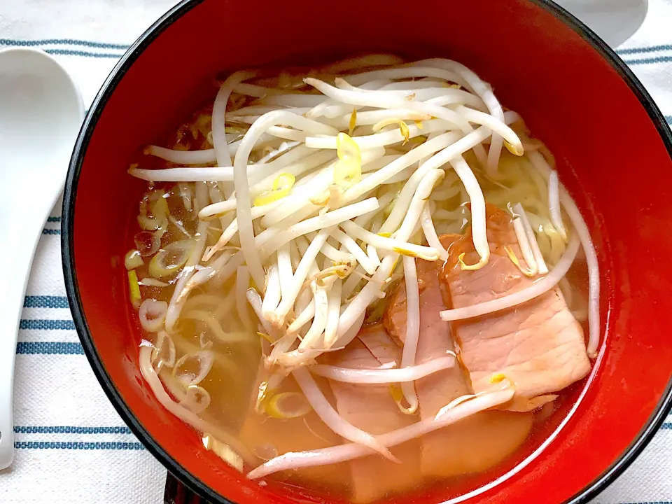 チャーシューもやしラーメン🍜|yumyum😋さん