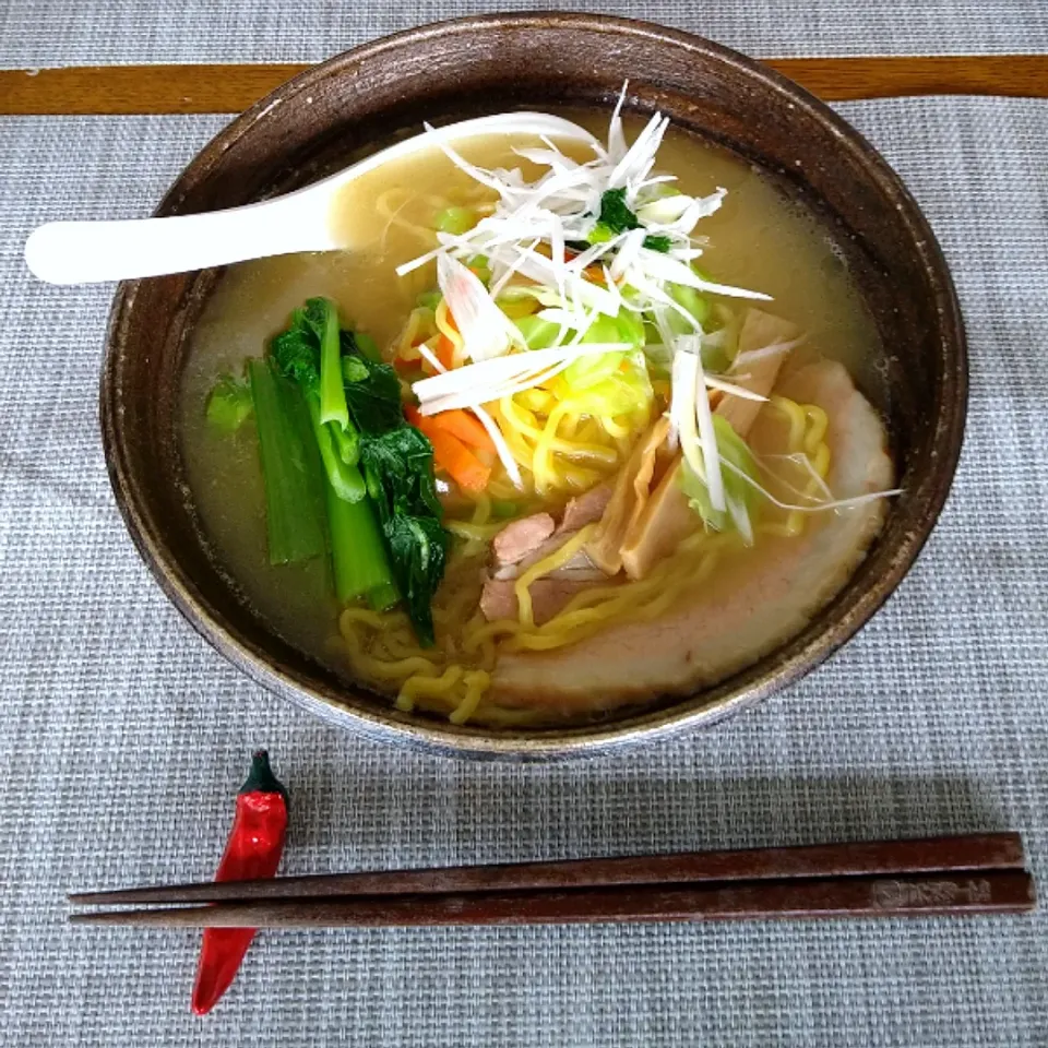 Snapdishの料理写真:旭川の塩ラーメン|Reikoさん