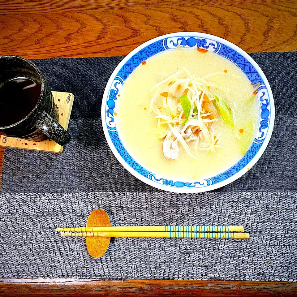 Snapdishの料理写真:寿がきやの和風豚骨ラーメン|yakinasuさん