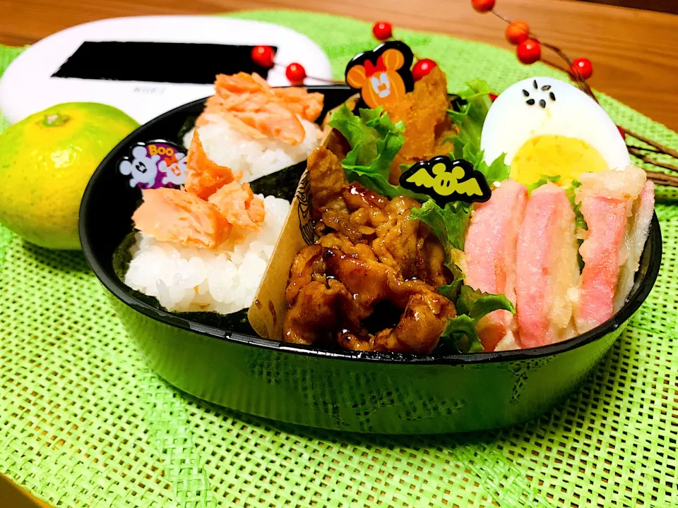 娘のお弁当🍱焼肉、南瓜煮物、蒲鉾天ぷら🍙鮭おにぎり|いちごさん