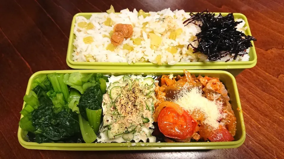 Snapdishの料理写真:イタリアン風牛薄切りとトマト炒め弁当|りょーさん