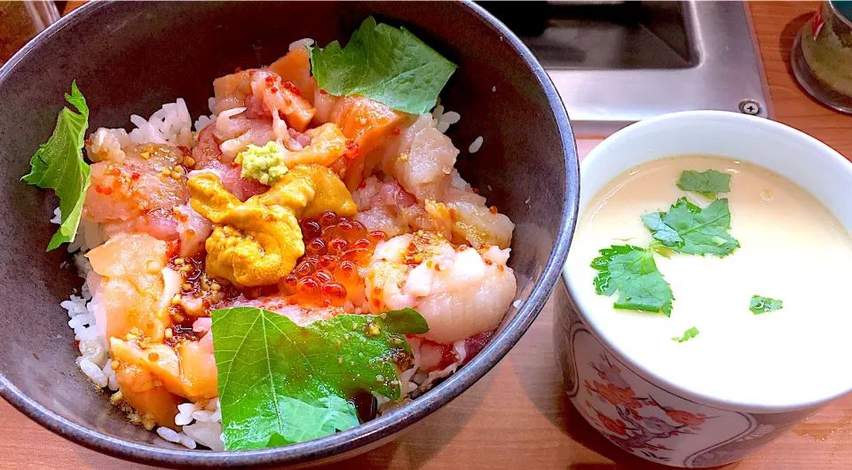 くらランチ 海鮮丼 550円|すくらんぶるえっぐさん