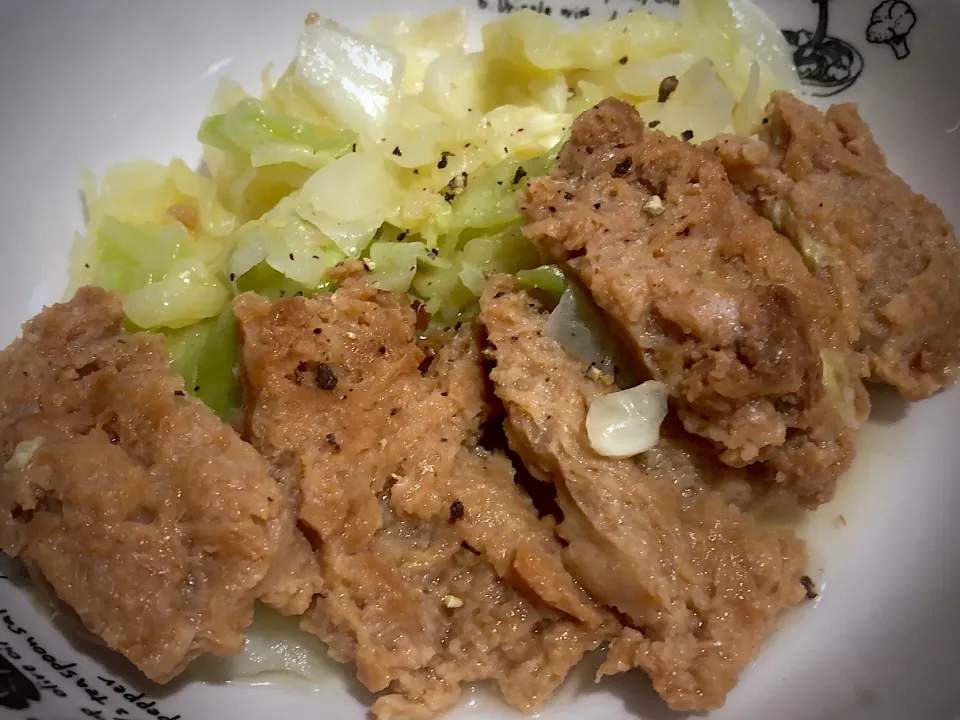 Snapdishの料理写真:大豆ミートで⭐︎旨塩煮|みかさん