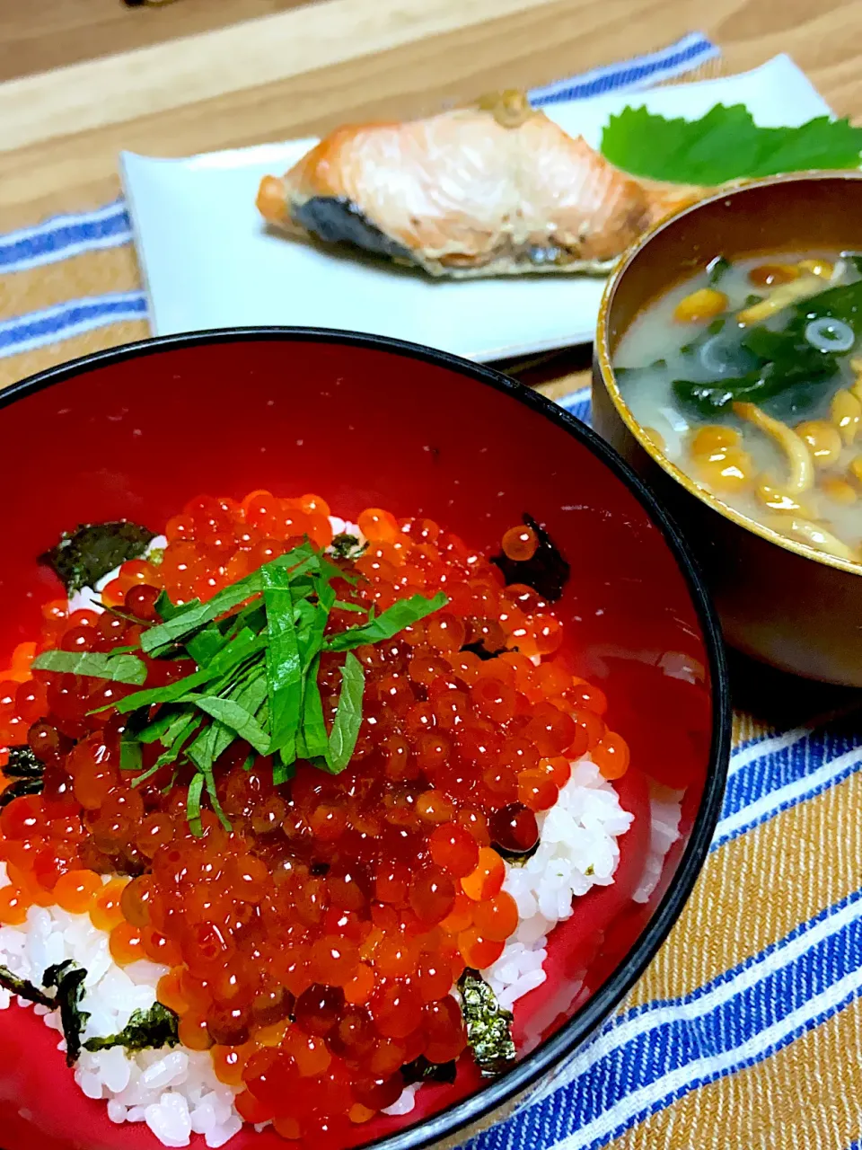 「だけ」料理で秋を楽しむ　　いくら丼‼️|renharuruさん