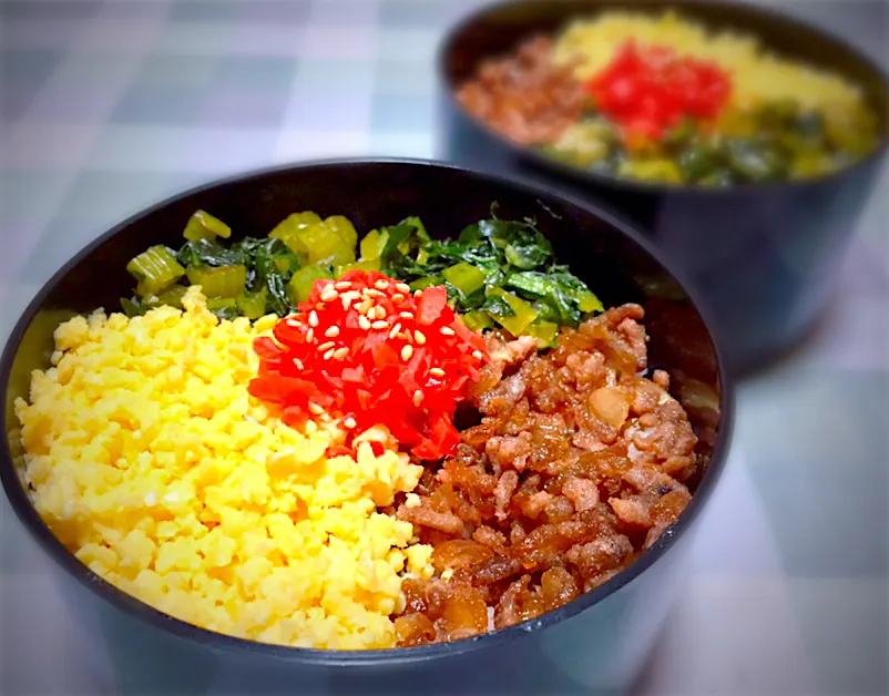 庭で収穫した小松菜を使って☆三色丼|akopeko ◡̈⋆さん