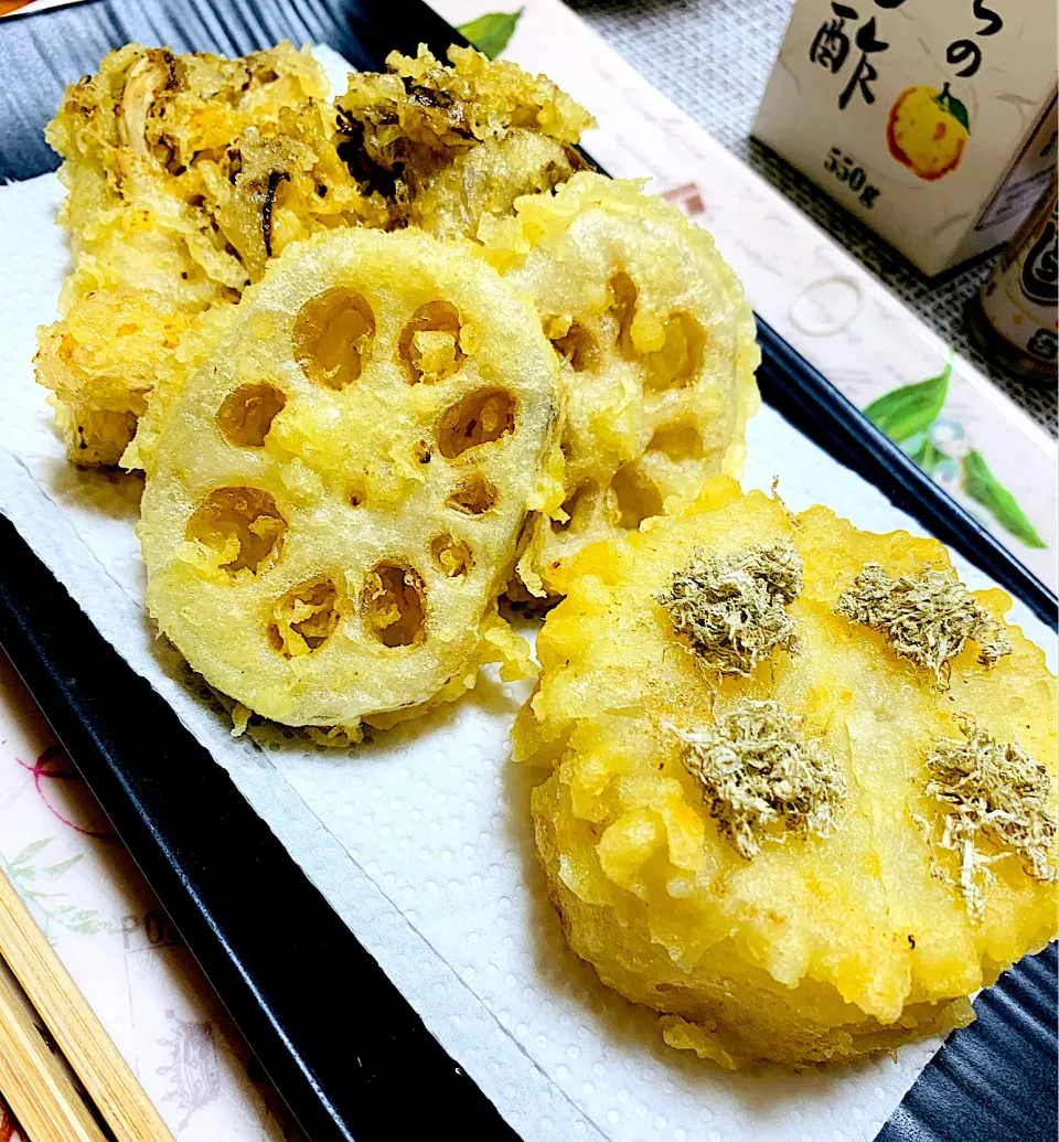 Snapdishの料理写真:天盛り三種。出汁煮大根、れんこん、原木舞茸|ちはるさん