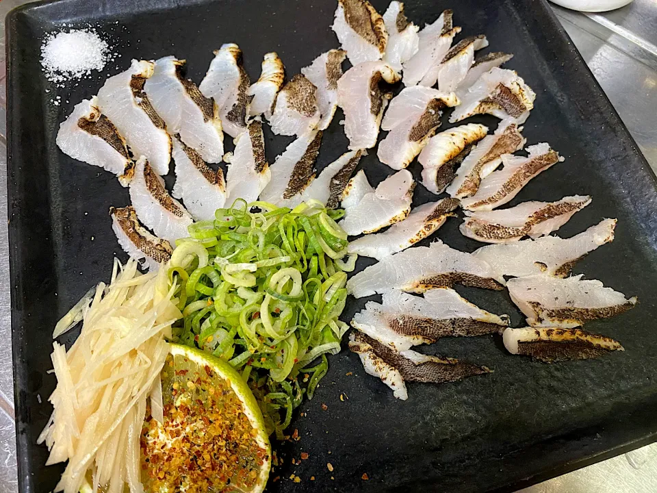 Snapdishの料理写真:（釣）アラカブの炙り刺|さくたろうさん