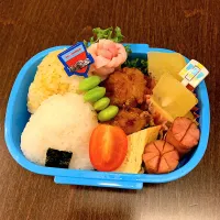 子どもの初お弁当🍙|まーちんさん