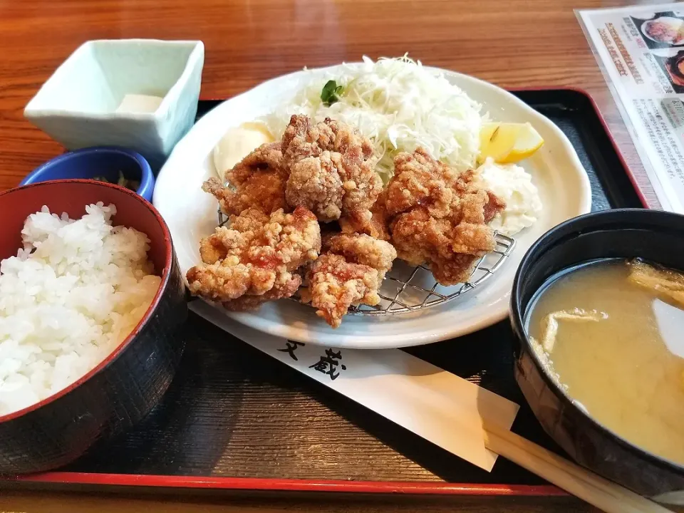 唐揚げ定食！
いつぶりか不明だが、唐揚げテンション上がるー♪(笑)|しあるさん