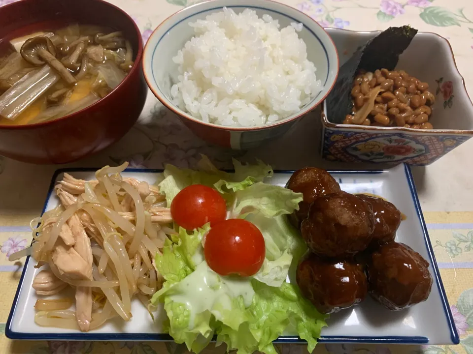 朝ごはん、肉団子、鶏ハムナムル、キムチ納豆|Isimura Hidekiさん