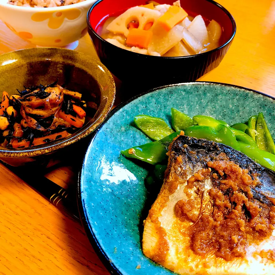 ＊鯖のごまマヨ焼きの夜ごはん|つなもんさん