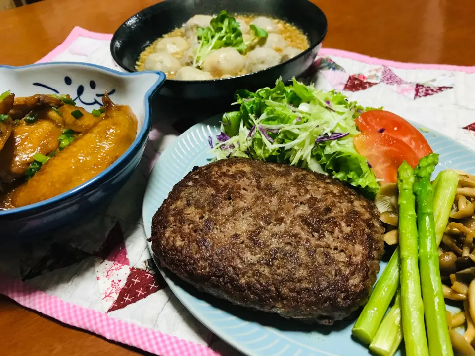 Snapdishの料理写真:「牛ひき肉だけのなんちゃってステーキ」|バシュランさん