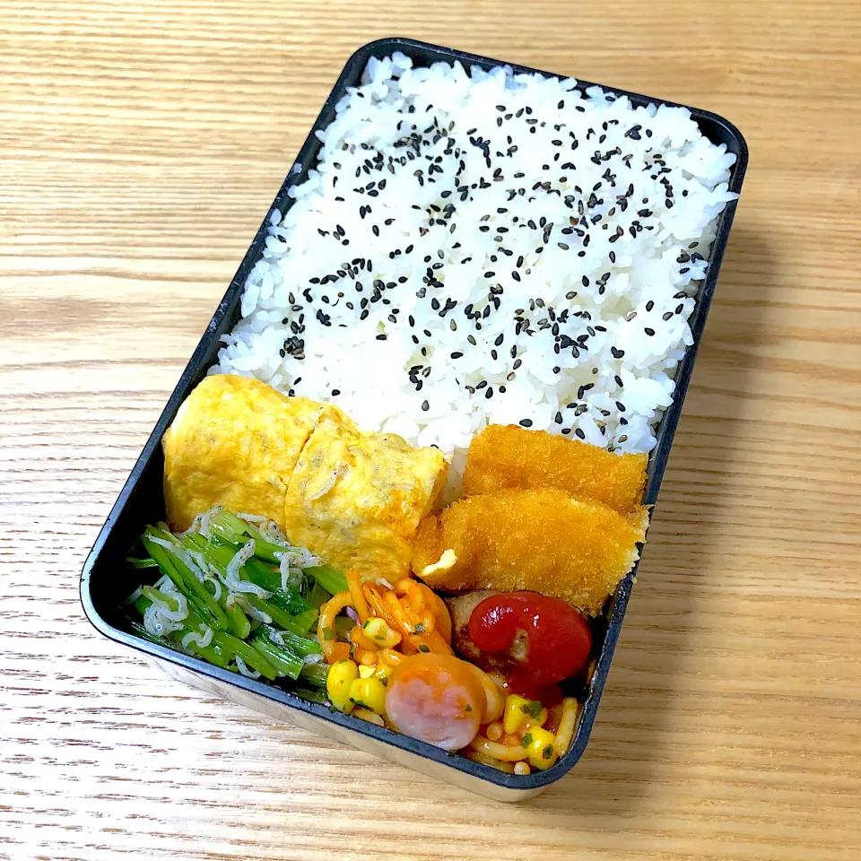 Snapdishの料理写真:木曜日の旦那さんのお弁当🍙|むさけんさん