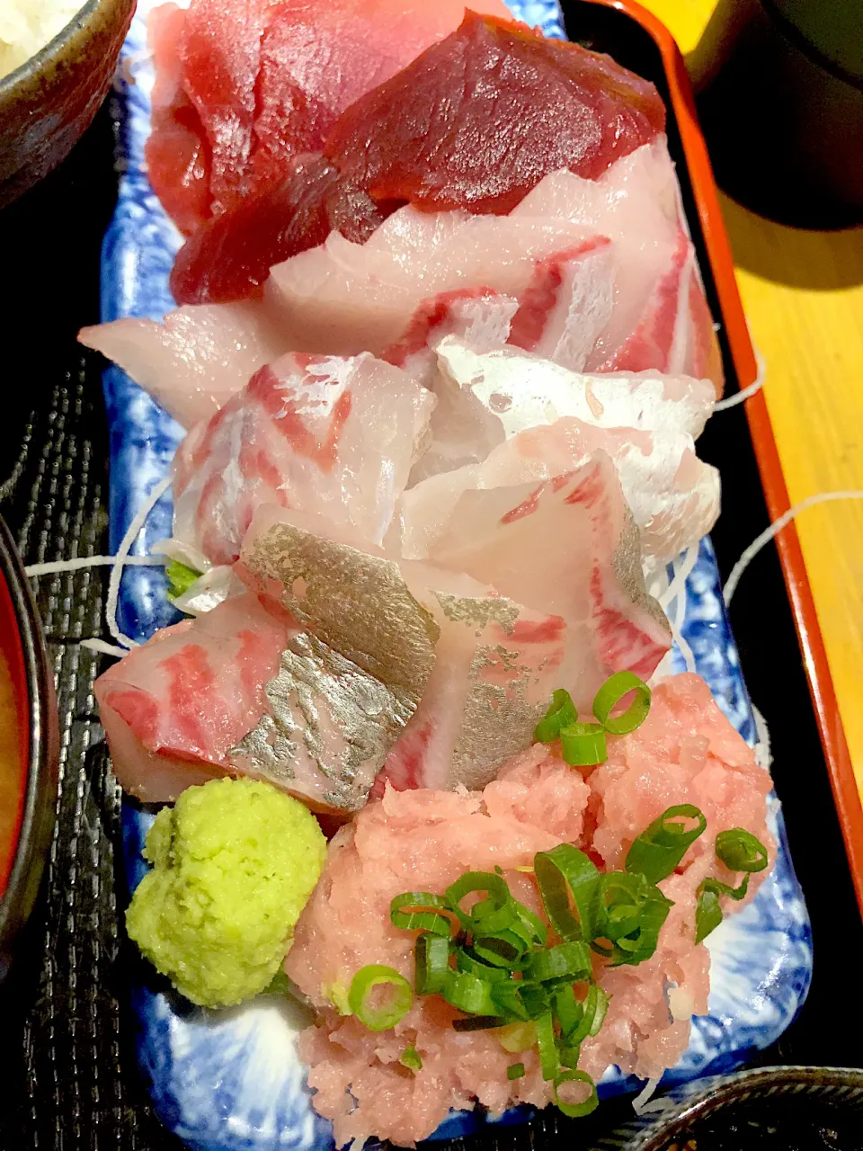 お値打ち！月島はざまの刺身盛り合わせ定食。|ツンコロさん