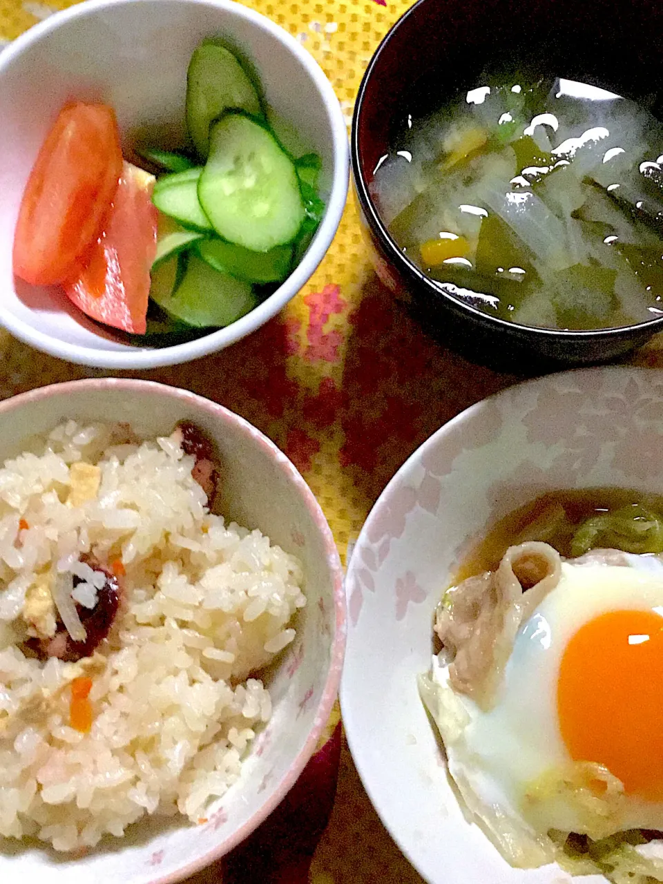 蛸🐙めし　白菜と豚肉の卵とじ　サラダ　味噌汁|掛谷節子さん