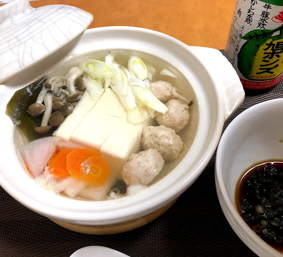 Snapdishの料理写真:季節の先取り！湯豆腐ですよ！|ワタルキャンプさん