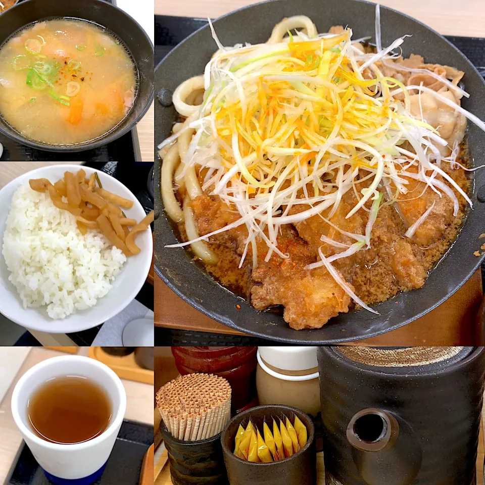 豚スキ煮肉うどんチキンカツ定食|るみおんさん