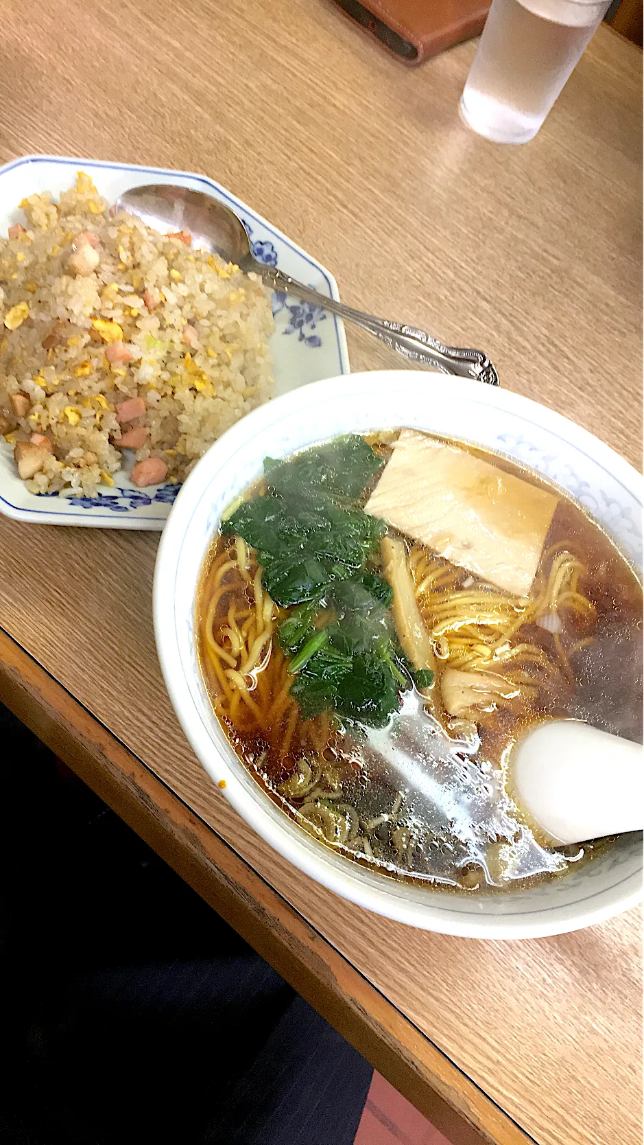 Snapdishの料理写真:半チャーハンラーメン@六さん(人形町)|yoooochanさん