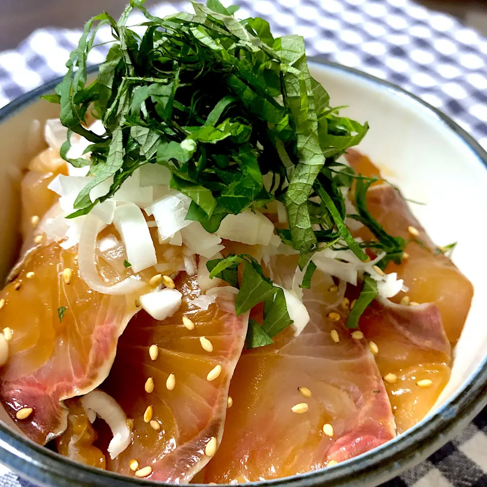 Snapdishの料理写真:かんぱち漬け丼|もじゃさん