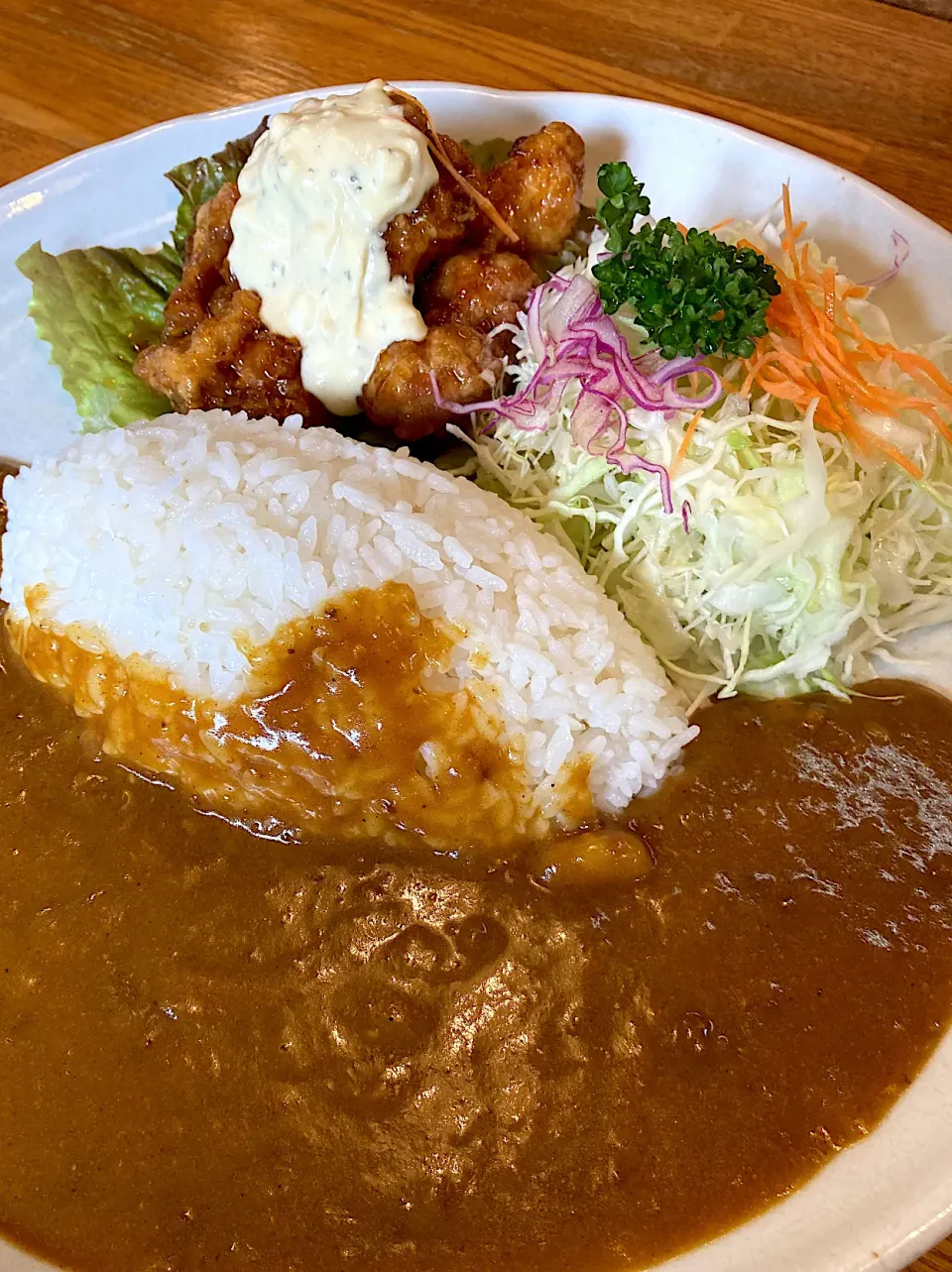 Snapdishの料理写真:みやざきハーブ牛チキン南蛮カレー|れりさん