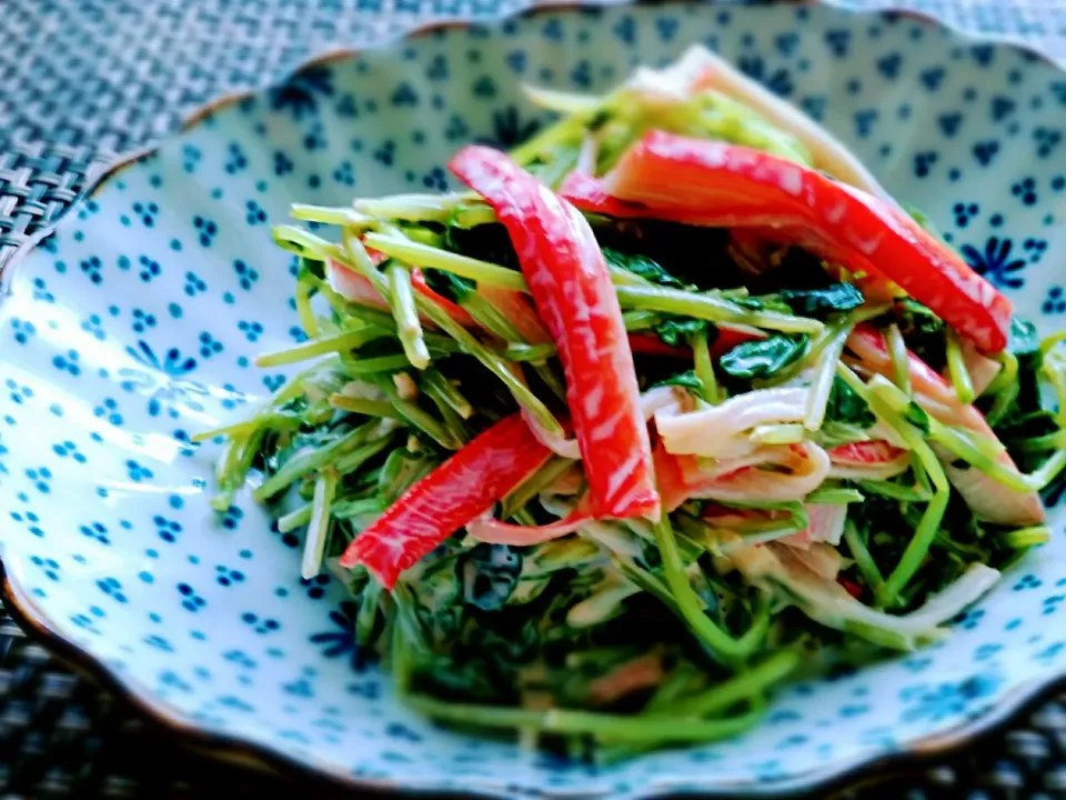 Snapdishの料理写真:和える｢🙌だけ🙌｣豆苗とカニカマのわさびマヨv(o´ з｀o)♪|のも💛さん