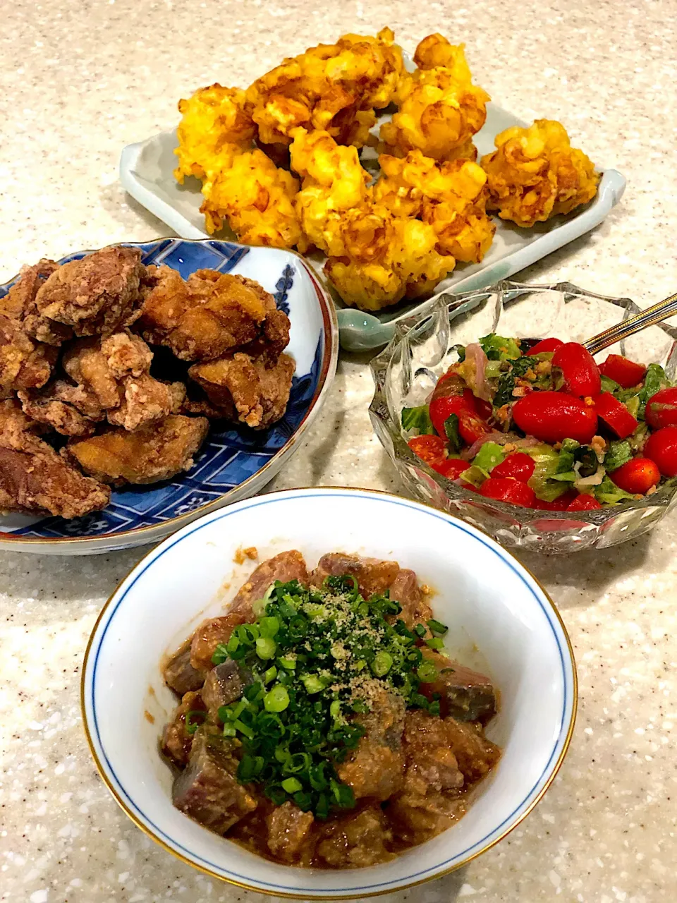 🧅玉ねぎとちくわのかき揚げ！　竜田揚げ！　かんぱちローズの胡麻味噌和え！|Mayumiさん