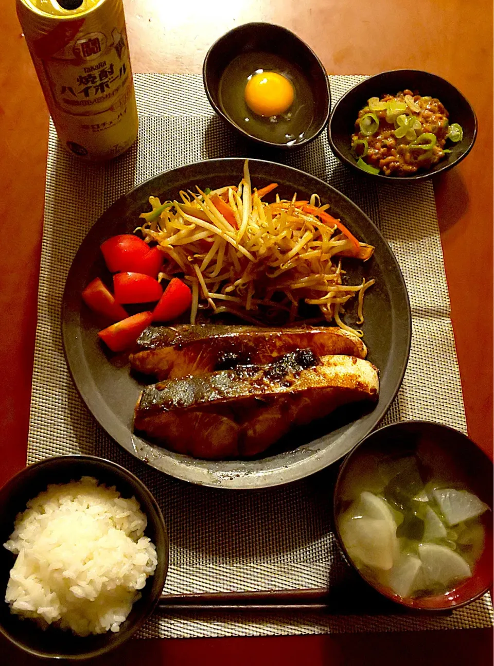 Today's dinner🍴生卵･納豆･鰤の生姜焼きw/野菜炒め･白飯･大根とわかめのお味噌汁|🌈Ami🍻さん